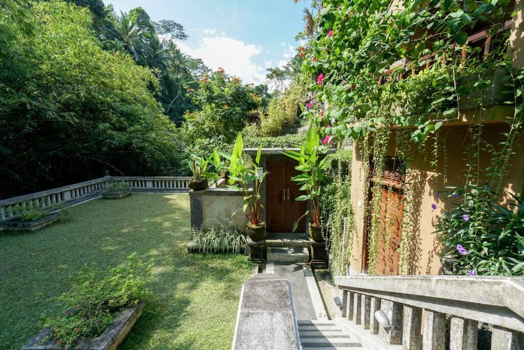 ubud-river-villa3.jpg